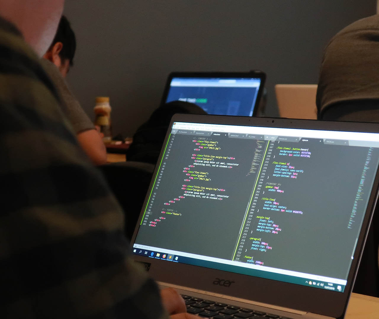 peserta belajar coding HTML CSS